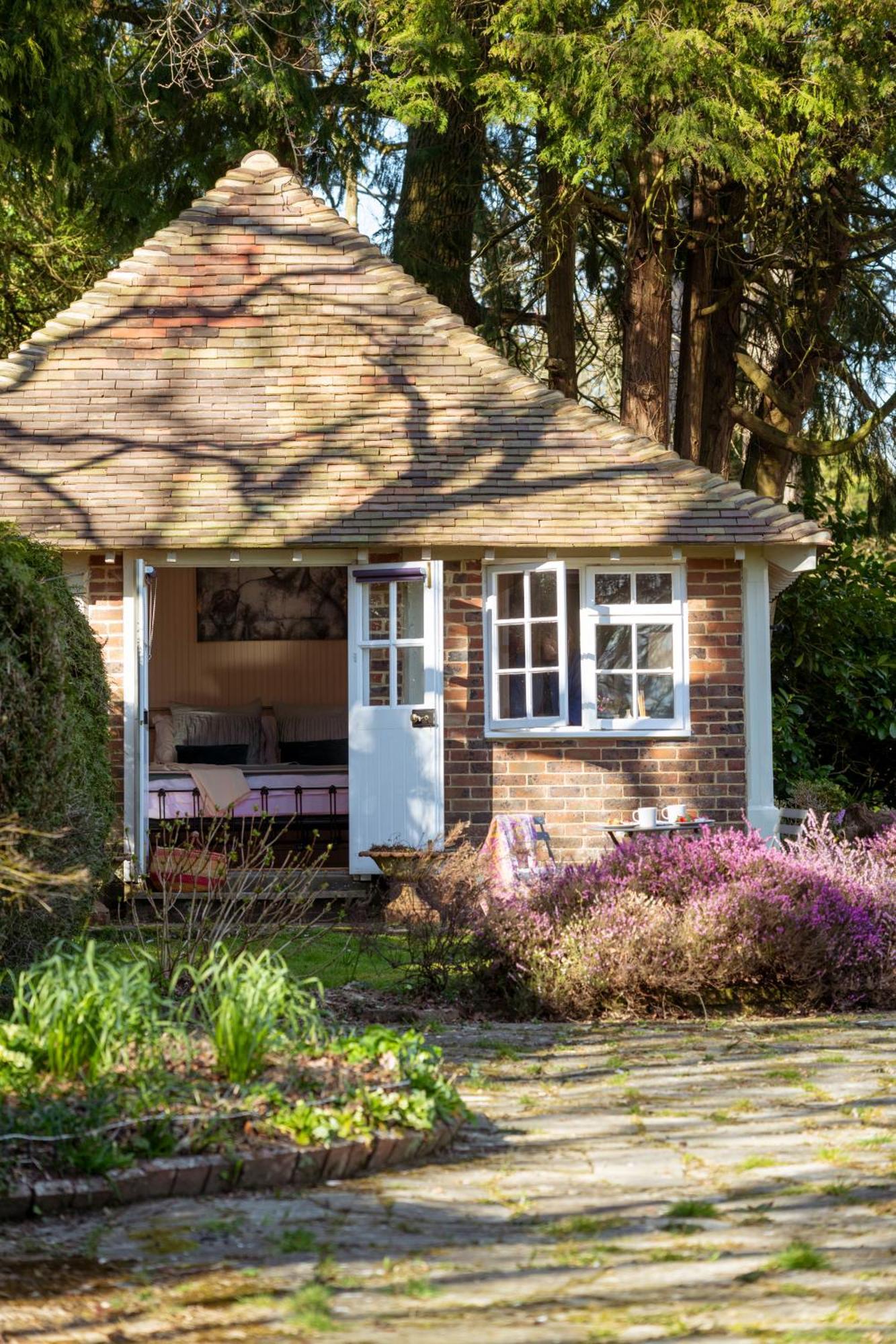 Old Mill Lodge By Huluki Sussex Stays Hurstpierpoint Екстер'єр фото